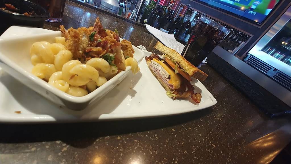 Applebees Grill + Bar | restaurant | 3730 Village Dr, Lincoln, NE 68516, USA | 4024201182 OR +1 402-420-1182