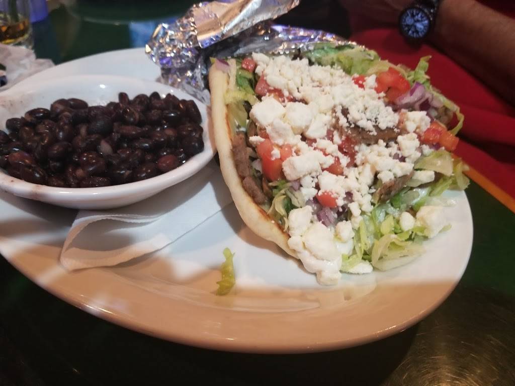 Gators Dockside | restaurant | 12448 Lake Underhill Rd, Orlando, FL 32828, USA | 4072499444 OR +1 407-249-9444