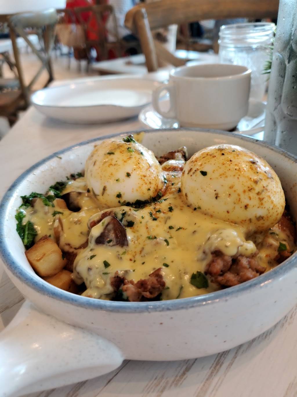 The Hampton Social | restaurant | 9114 Strada Pl, Naples, FL 34108, USA | 2392022038 OR +1 239-202-2038