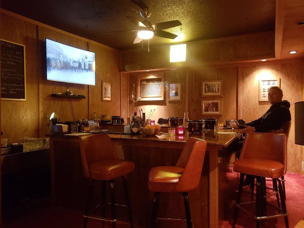 Dons Diner & Cocktails | restaurant | 1100 S 1st St, Milwaukee, WI 53204, USA | 4148080805 OR +1 414-808-0805