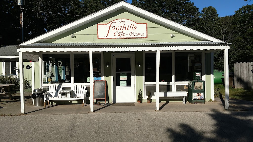 The Foothills Cafe & Motel | cafe | 7097 S Dunns Farm Rd, Maple City, MI 49664, USA | 2313343495 OR +1 231-334-3495