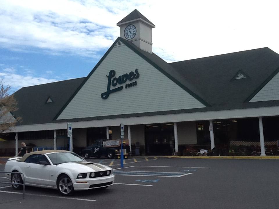 Lowes Foods of Chapel Hill | bakery | 11312 US Hwy 15 501 N, Chapel Hill, NC 27514, USA | 9199691464 OR +1 919-969-1464