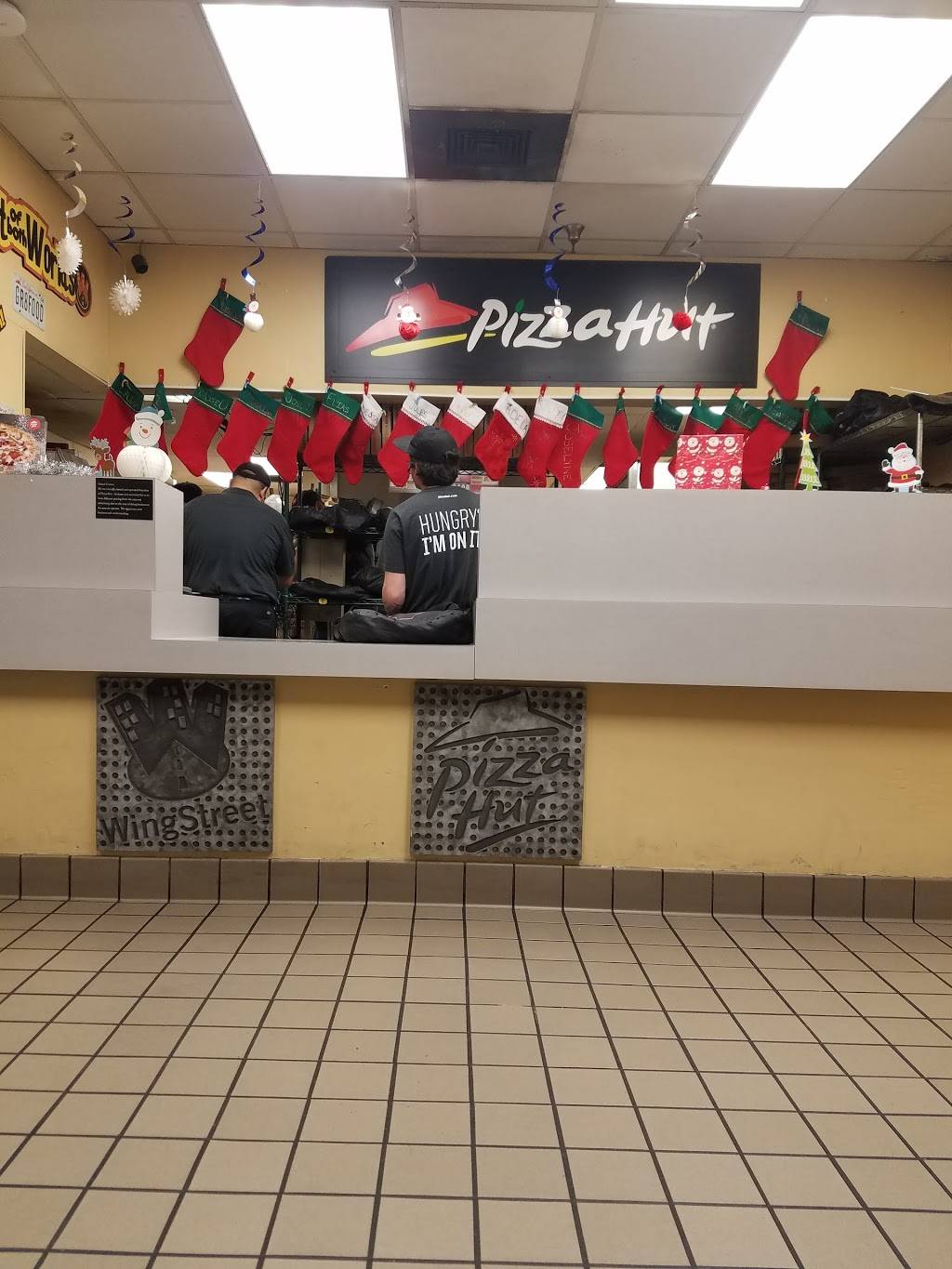 Pizza Hut | meal takeaway | 6300 White Ln Ste O, Bakersfield, CA 93309, USA | 6618336800 OR +1 661-833-6800