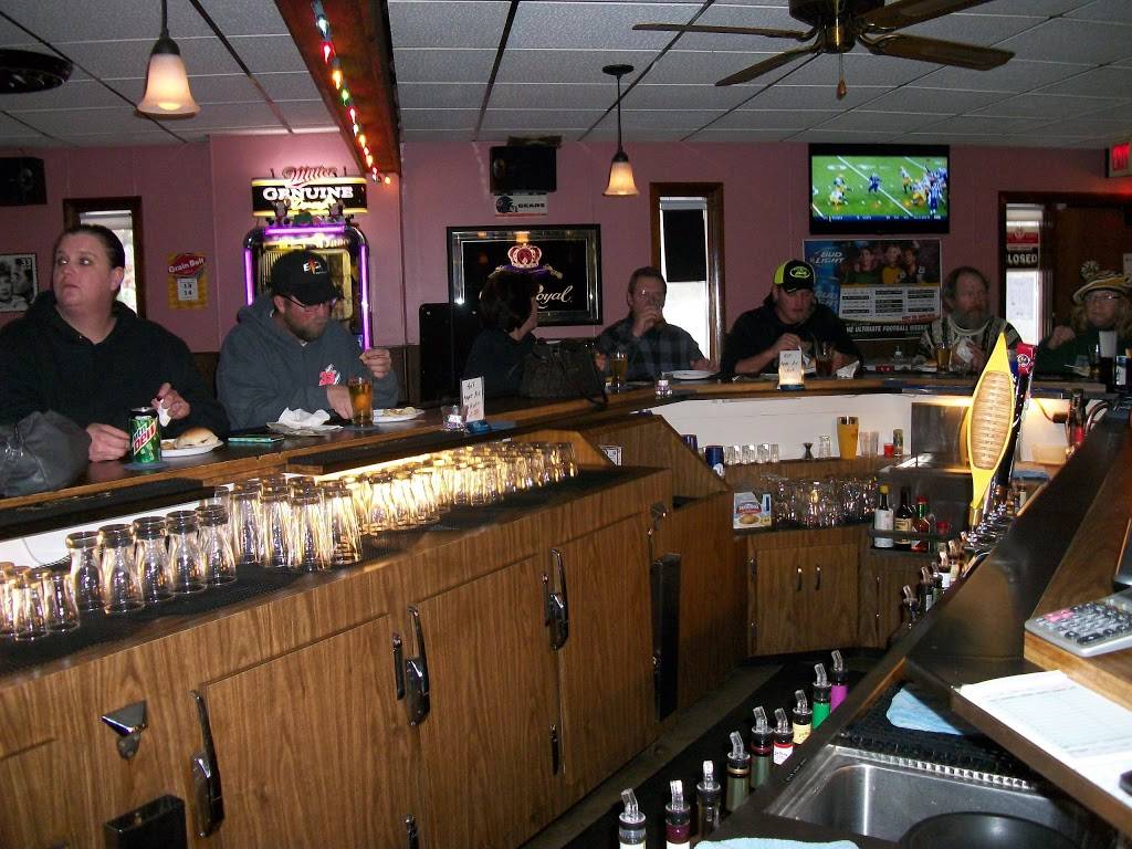 Sweet Mamas Bar and Grill | restaurant | W128 Center St, Krakow, WI 54137, USA | 9208996262 OR +1 920-899-6262