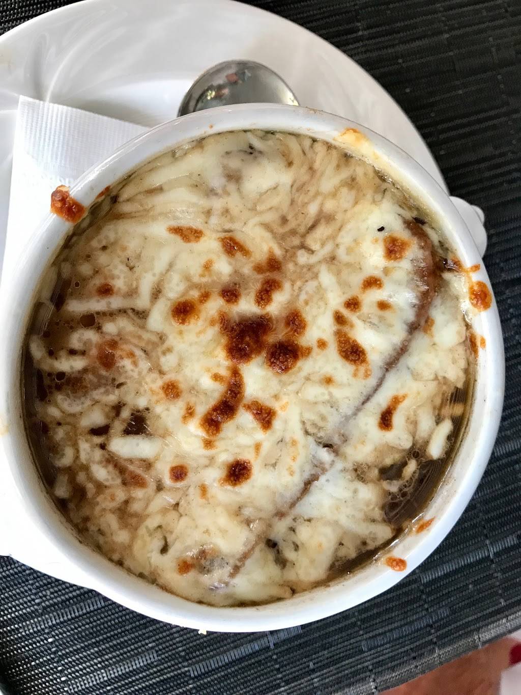 Aux Chantignoles | restaurant | 392 Rue Notre Dame, Montebello, QC J0V 1L0, Canada | 8194236341 OR +1 819-423-6341