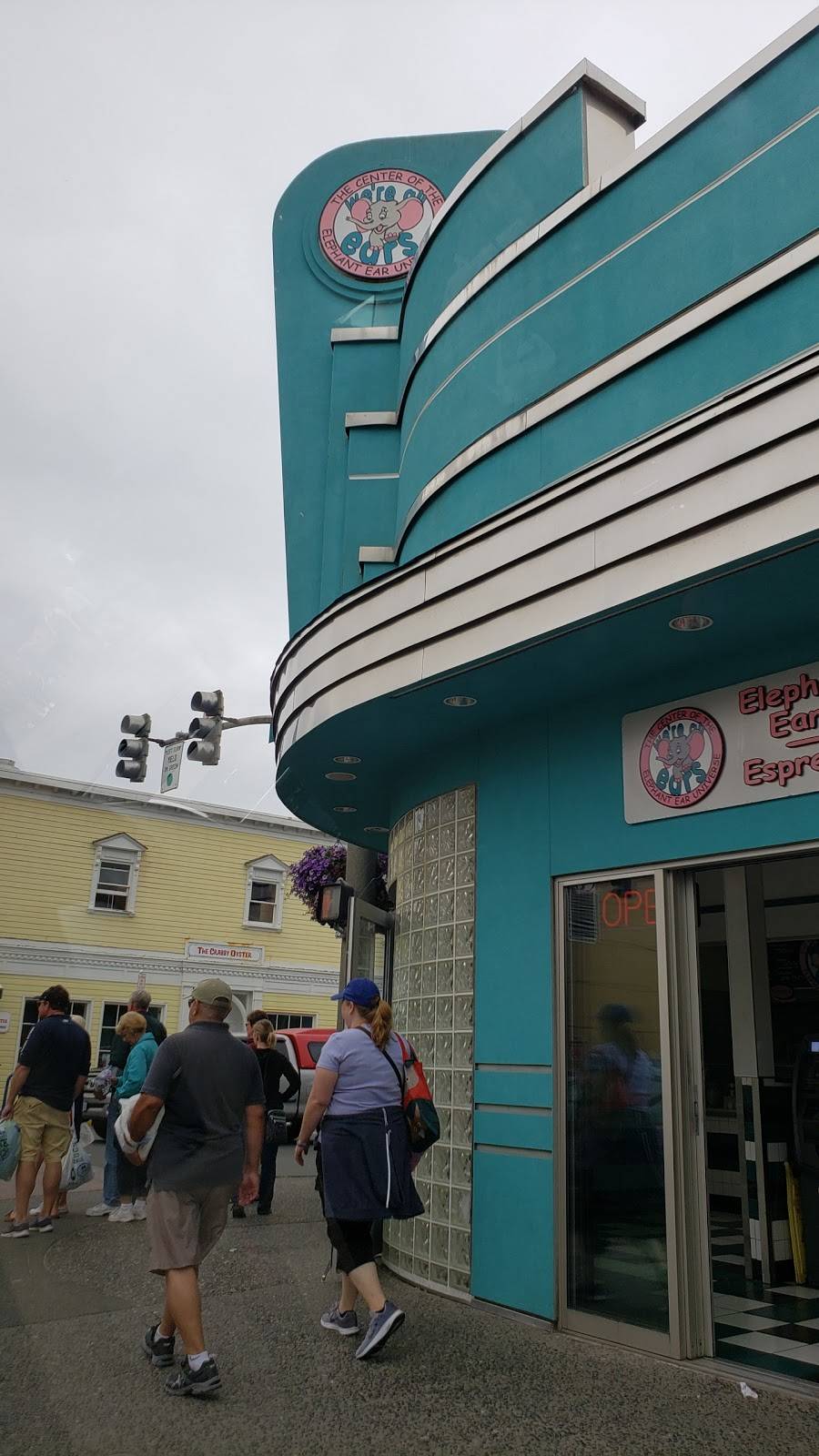 Were All Ears | restaurant | 200 Broadway St, Seaside, OR 97138, USA | 5037380102 OR +1 503-738-0102