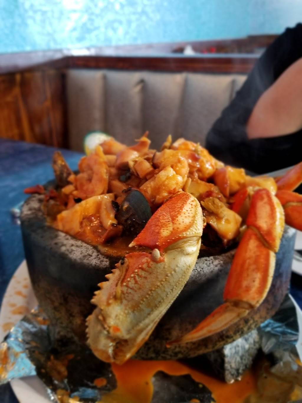 Mariscos Las Islas Marias | restaurant | 14366 Atstar St, Victorville, CA 92345, USA | 7609558328 OR +1 760-955-8328