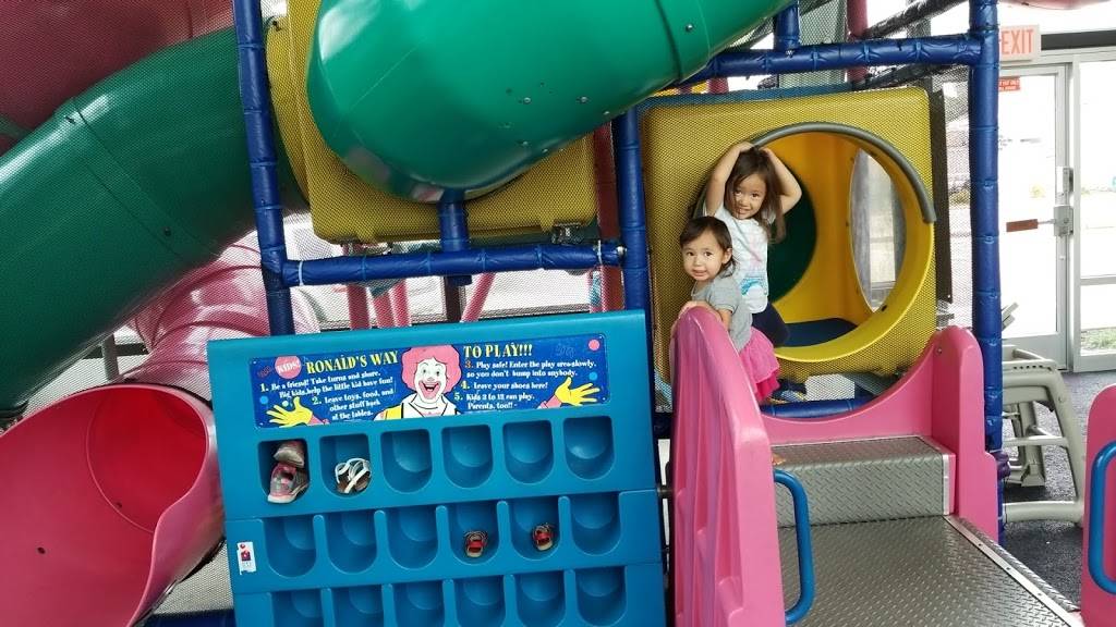 McDonalds | cafe | 2909 W Kirby Ave, Champaign, IL 61821, USA | 2173593856 OR +1 217-359-3856