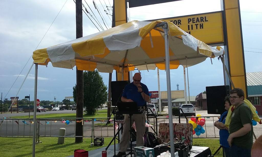 Churchs Chicken | restaurant | 3056 US-80, Pearl, MS 39288, USA | 6019322735 OR +1 601-932-2735