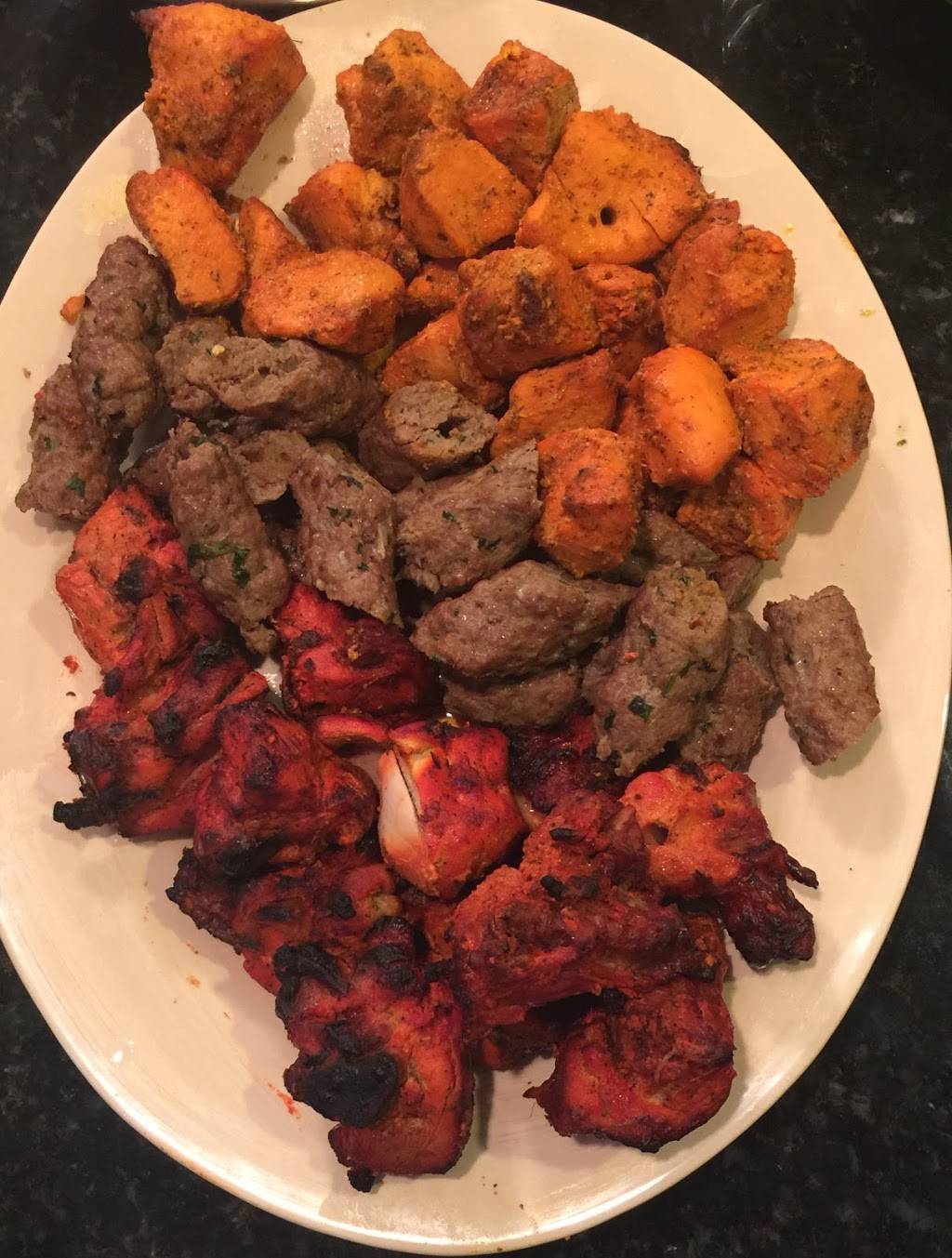 Apna Kabob Restaurant & Diner | restaurant | 44121 Harry Byrd Hwy # 100, Ashburn, VA 20147, USA | 7037294144 OR +1 703-729-4144