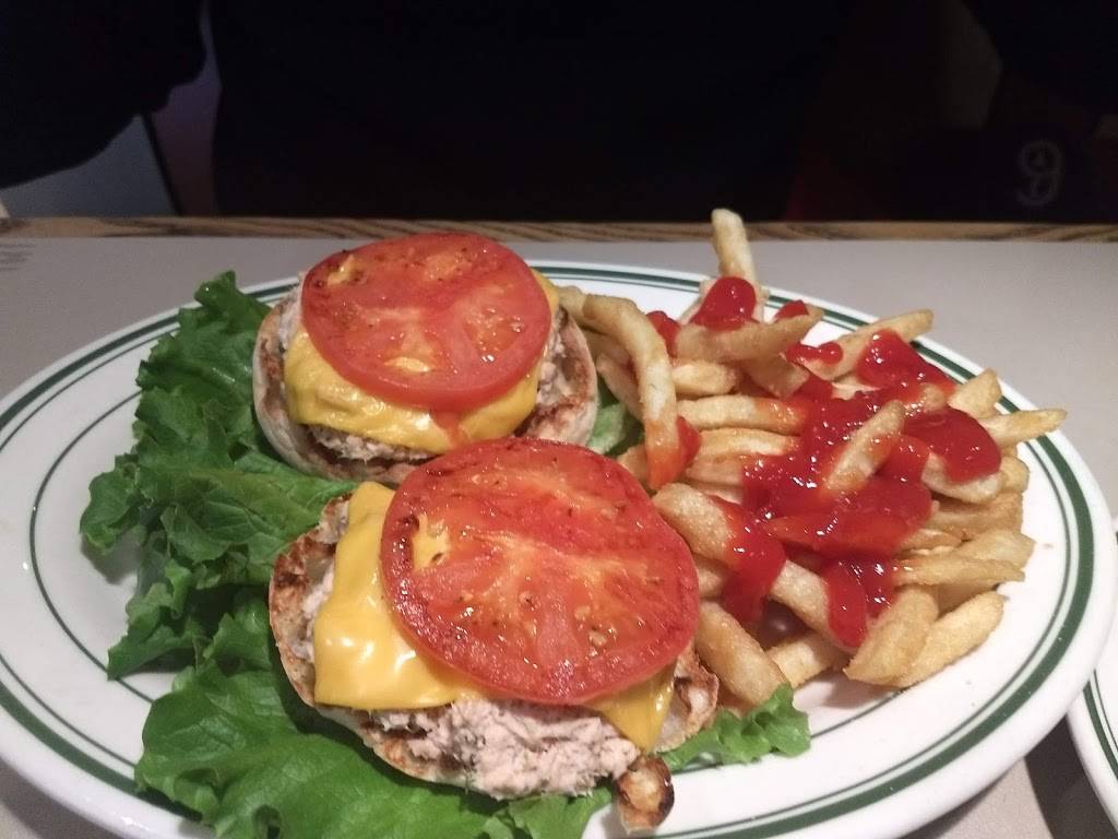 Great Neck Diner | restaurant | 14 Grace Ave, Great Neck, NY 11021, USA | 5164660678 OR +1 516-466-0678