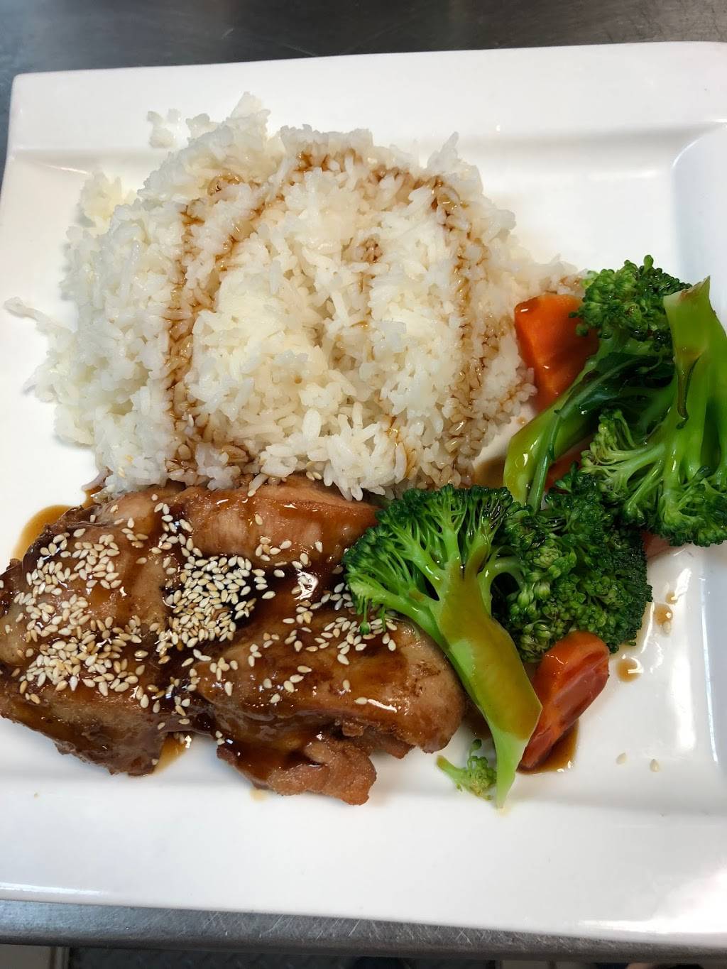 E Plus Restaurant | restaurant | 490 #A, S Airport Blvd, South San Francisco, CA 94080, USA | 4158232893 OR +1 415-823-2893