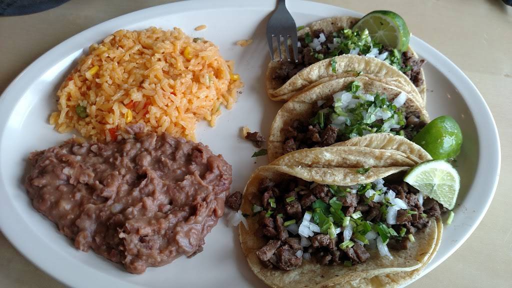 CARNITAS Y TAQUERIA MICHOACAN | restaurant | 2239 Vermont St, Blue Island, IL 60406, USA | 7086290832 OR +1 708-629-0832