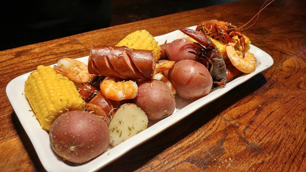 Bay Street Bar and Grill | restaurant | 119 E Bay St, Jacksonville, FL 32202, USA | 9044193550 OR +1 904-419-3550