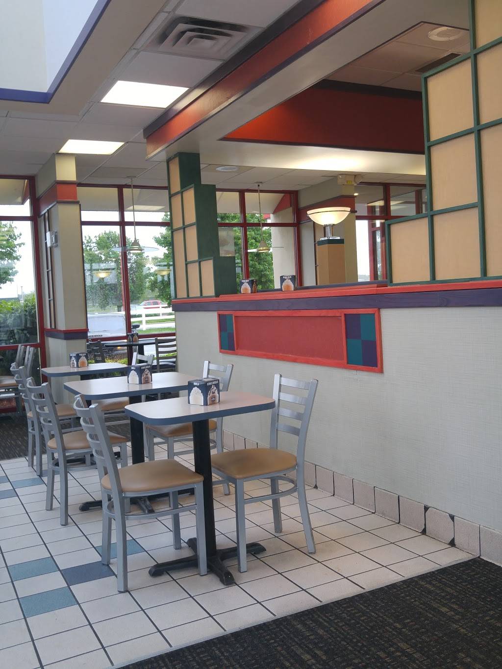 Arbys | restaurant | 8989 S Factory Shops Blvd, Daleville, IN 47334, USA | 7653785917 OR +1 765-378-5917