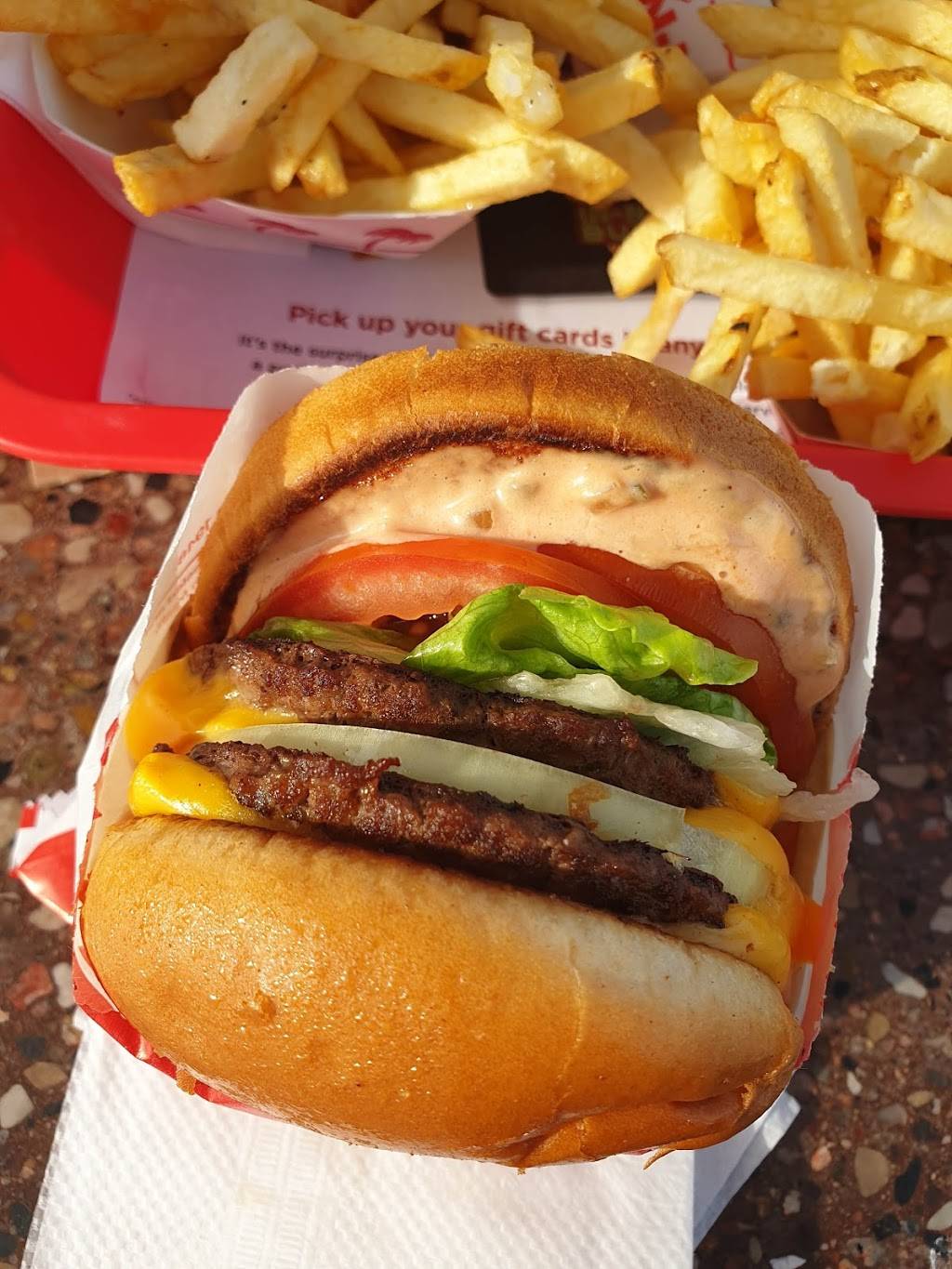 In-N-Out Burger | restaurant | 550 Newhall Dr, San Jose, CA 95110, USA | 8007861000 OR +1 800-786-1000