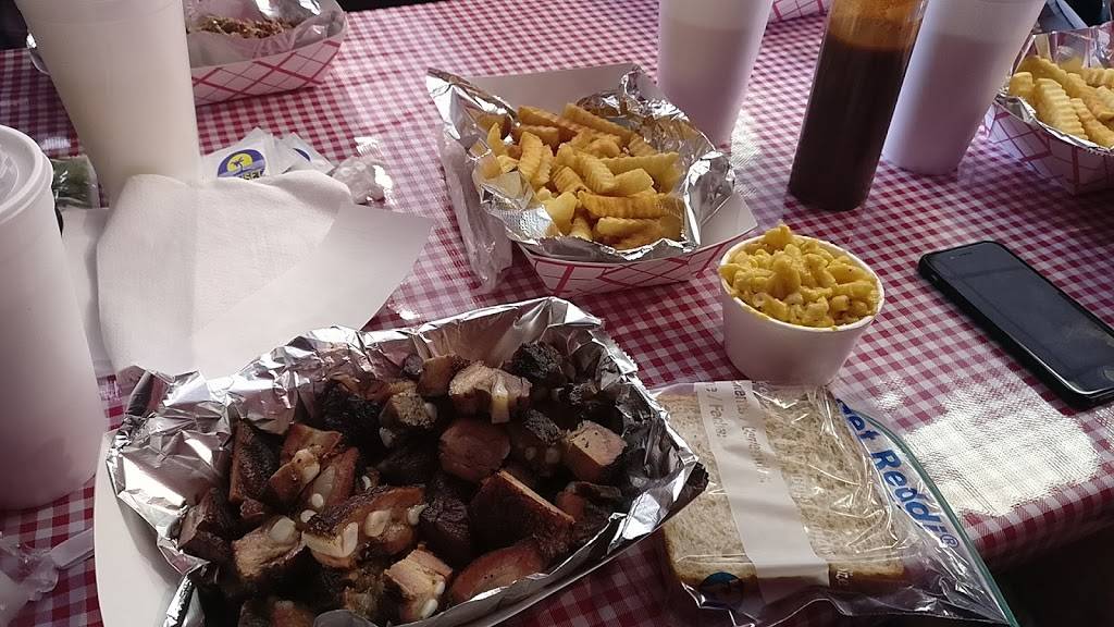 Garretts Smokehouse Barbeque | restaurant | 5502 N Emerson Way, Indianapolis, IN 46226, USA | 3177220506 OR +1 317-722-0506