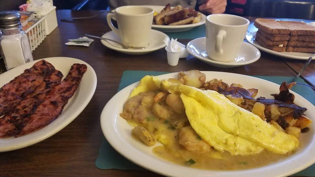 Inbetween Cafe | restaurant | 56 English Plaza, Red Bank, NJ 07701, USA | 7327419684 OR +1 732-741-9684