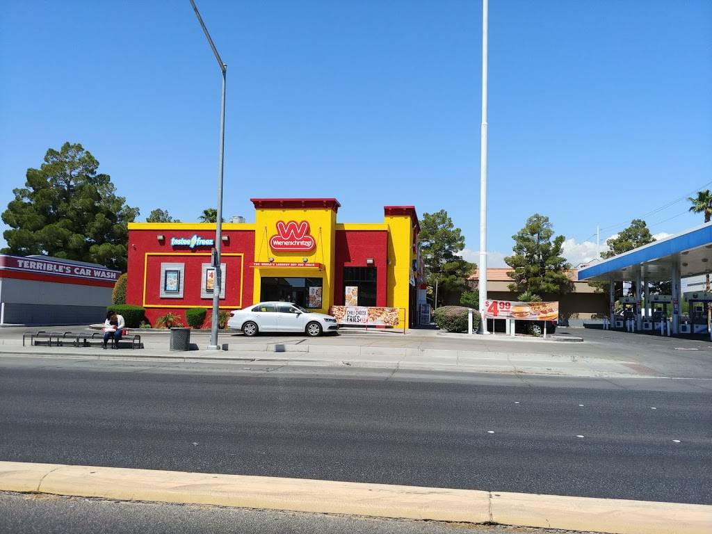 Wienerschnitzel | restaurant | 6111 W Sahara Ave, Las Vegas, NV 89146, USA | 7028735979 OR +1 702-873-5979
