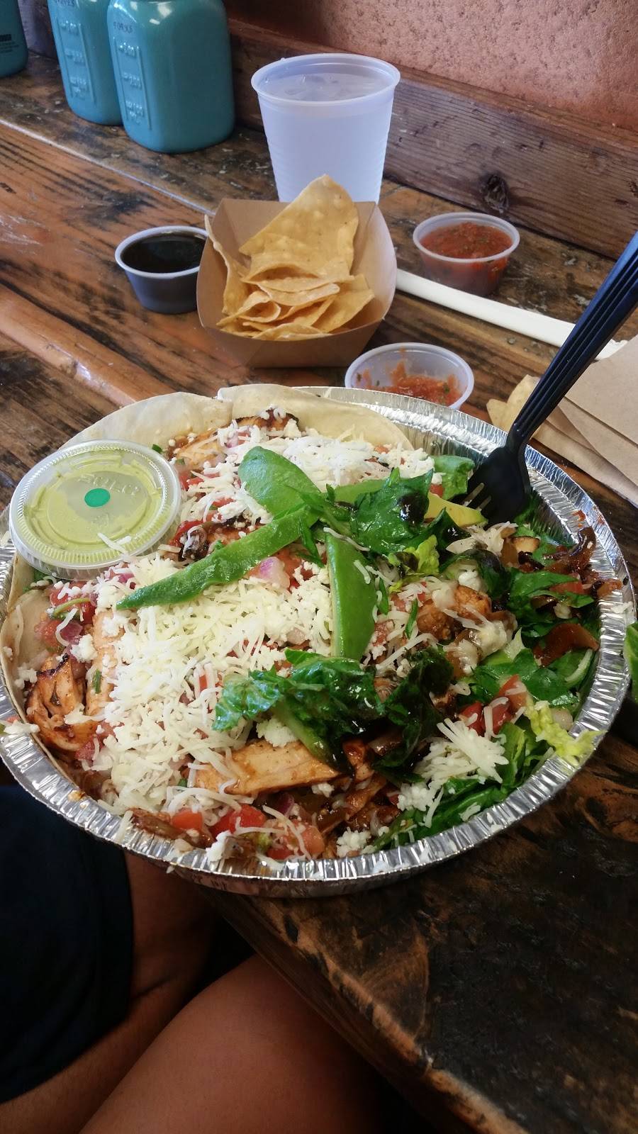 Caliente Southwest Grill | restaurant | 271 E 17th St, Costa Mesa, CA 92627, USA | 9495150909 OR +1 949-515-0909