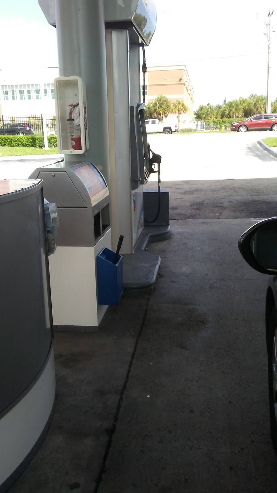 Chevron | restaurant | 2099 S State Rd 7, Fort Lauderdale, FL 33317, USA | 9547975070 OR +1 954-797-5070