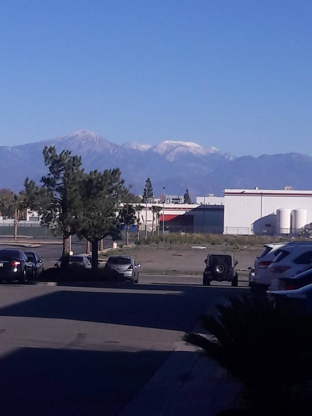 Starbucks | cafe | 1420 S Riverside Ave, Rialto, CA 92376, USA | 9098790279 OR +1 909-879-0279