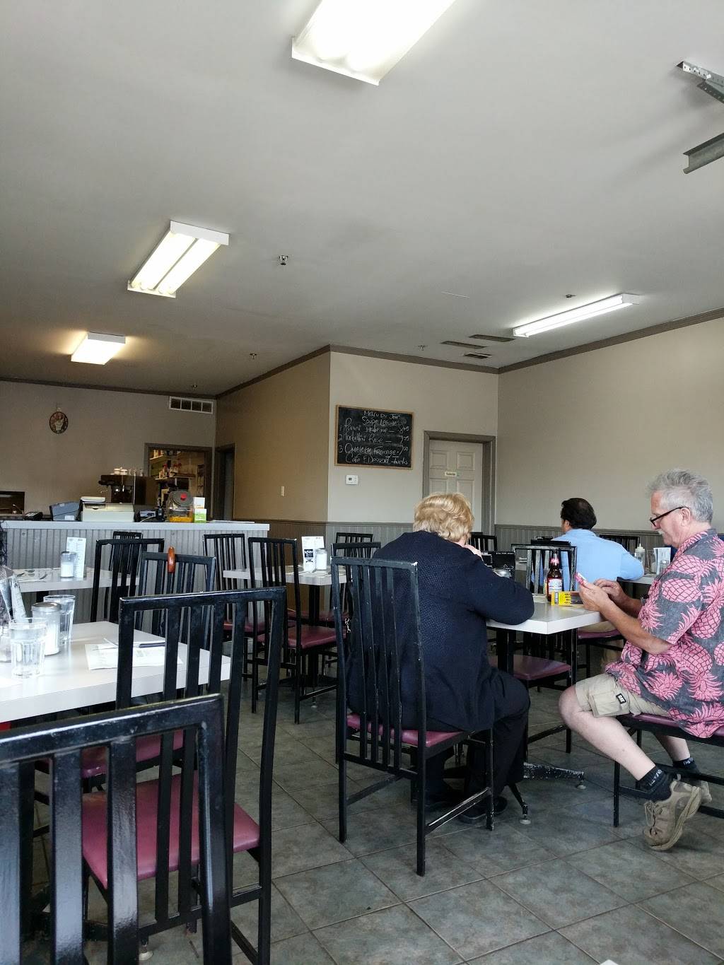 Pare Restaurant | restaurant | 5581 Rue Paré, Mont-Royal, QC H4P 1P7, Canada | 5147399161 OR +1 514-739-9161