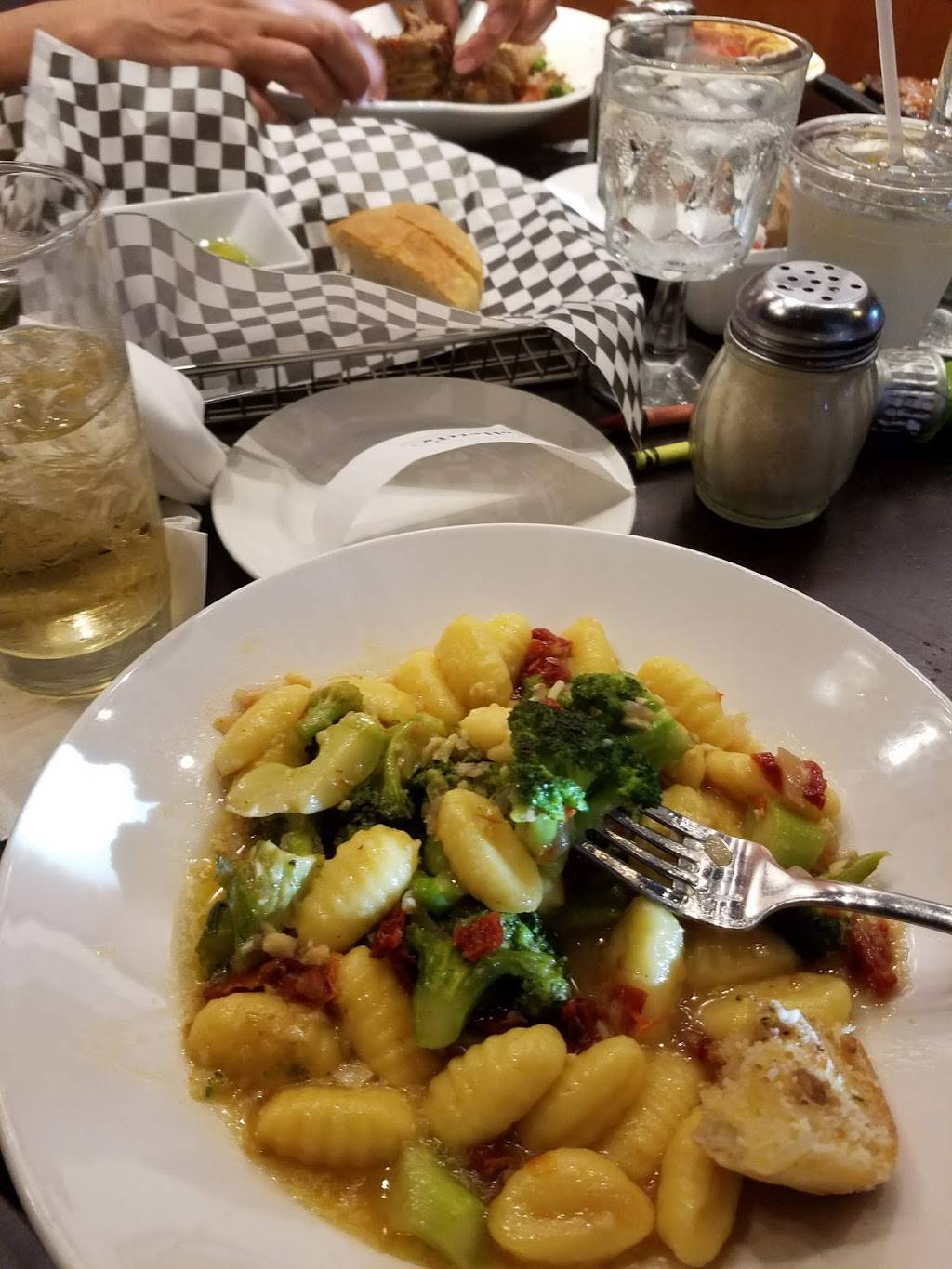 Collettis | restaurant | 5707 N Central Ave, Chicago, IL 60646, USA | 7737755144 OR +1 773-775-5144