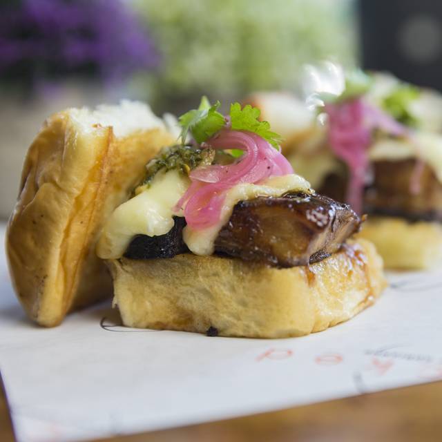 Cracked by Chef Adrianne | restaurant | 7400 SW 57th Ct Suite 101, South Miami, FL 33143, USA | 3056655820 OR +1 305-665-5820