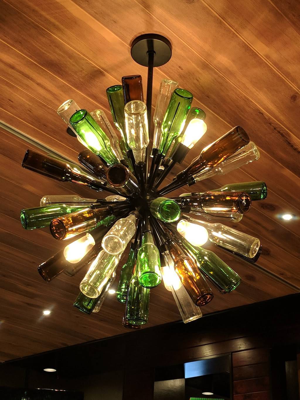 Red Robin Gourmet Burgers and Brews | restaurant | 18830 Gulf Fwy, Friendswood, TX 77546, USA | 8326324363 OR +1 832-632-4363