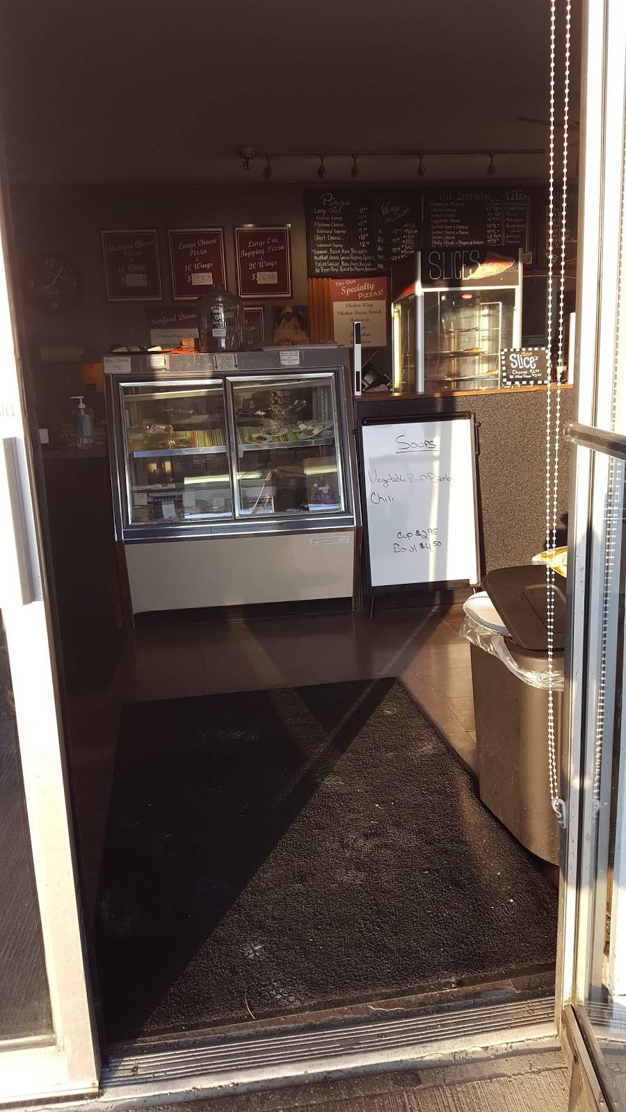 Velasko Pizzeria & Deli | restaurant | 4800 McDonald Rd, Syracuse, NY 13215, USA | 3154763455 OR +1 315-476-3455