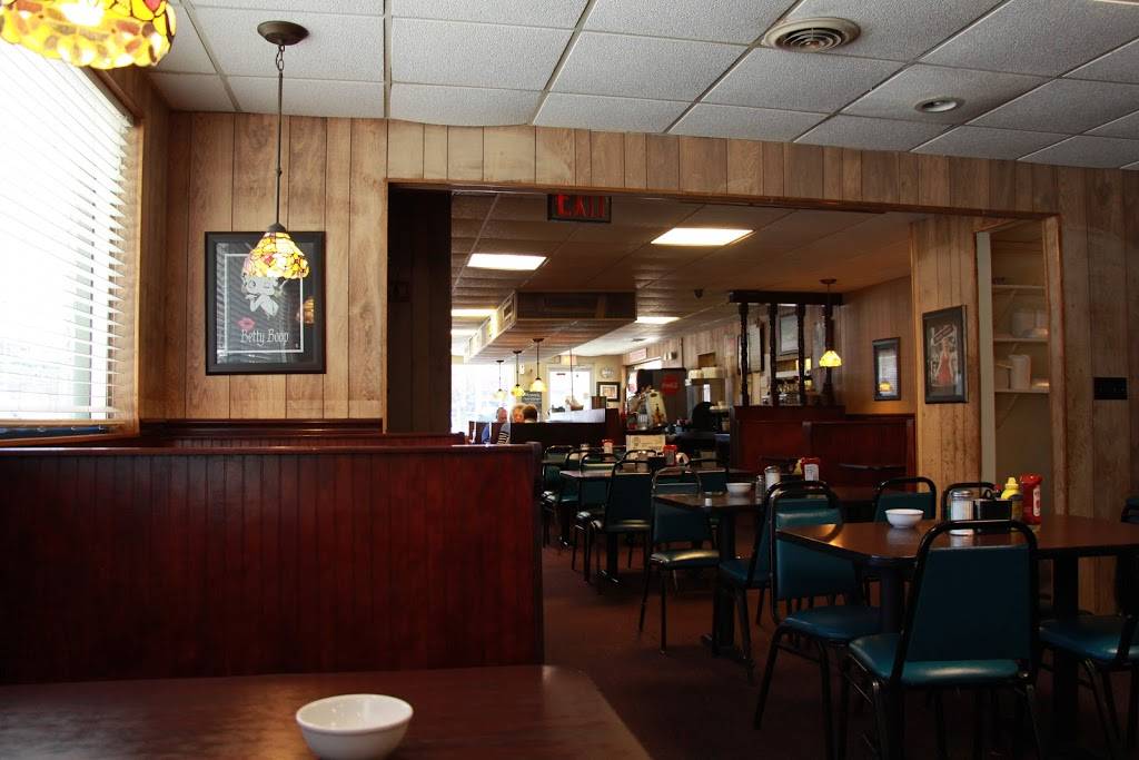 Moms Kitchen | restaurant | 530 E Santa Fe St, Olathe, KS 66061, USA | 9137823542 OR +1 913-782-3542