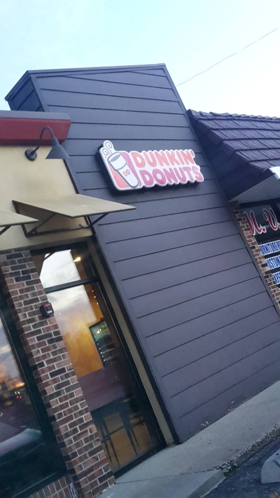 Dunkin | cafe | 1179 W Park Ave, Libertyville, IL 60048, USA | 8473625000 OR +1 847-362-5000