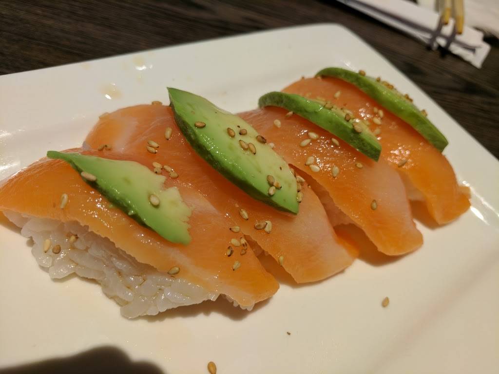 Xevichez Sushi Bar | restaurant | 24250 Town Center Dr #180, Santa Clarita, CA 91355, USA | 6612881477 OR +1 661-288-1477