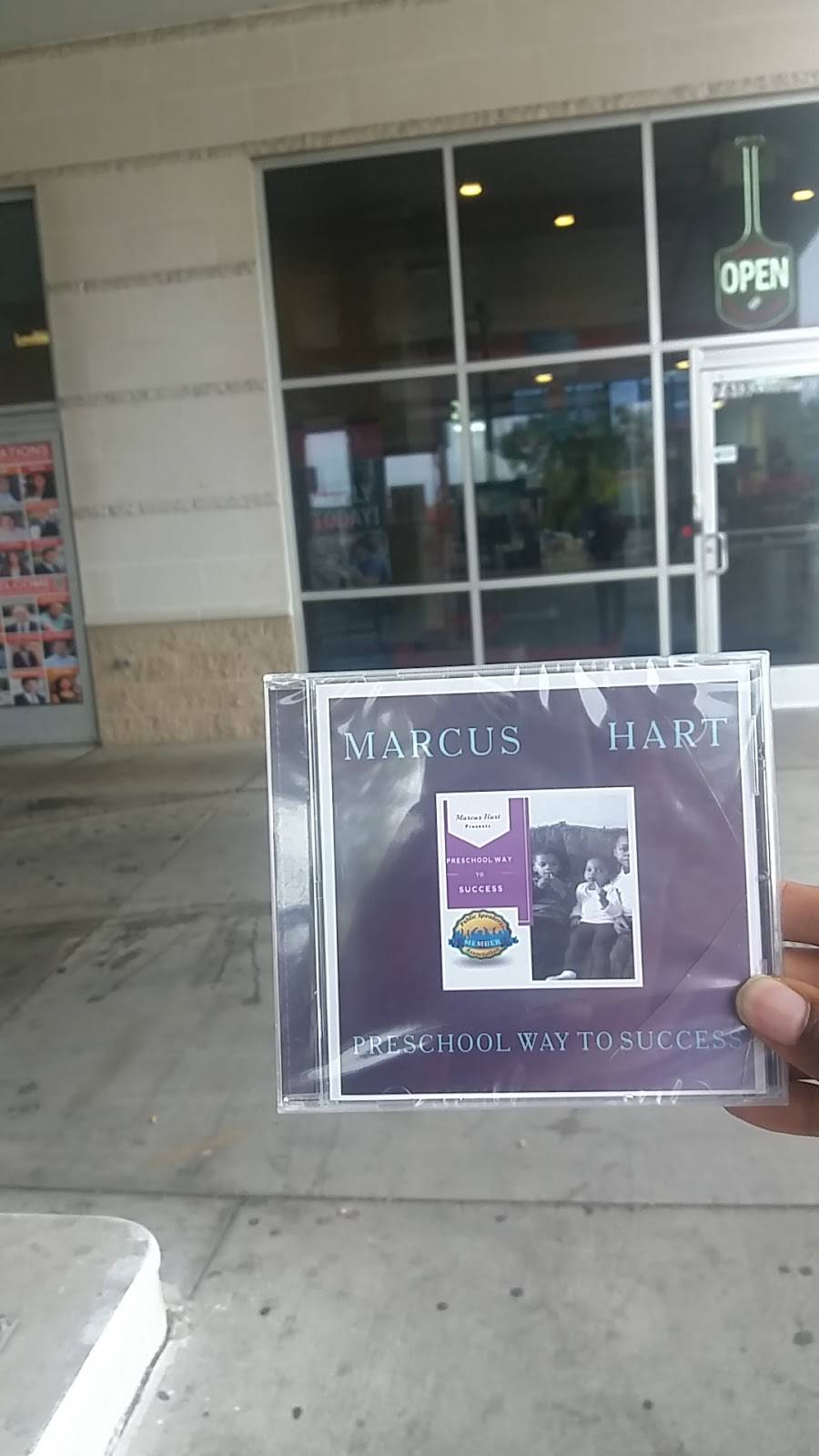 Dominos Pizza | meal delivery | 7613 Good Hope Rd, Milwaukee, WI 53223, USA | 4143577775 OR +1 414-357-7775