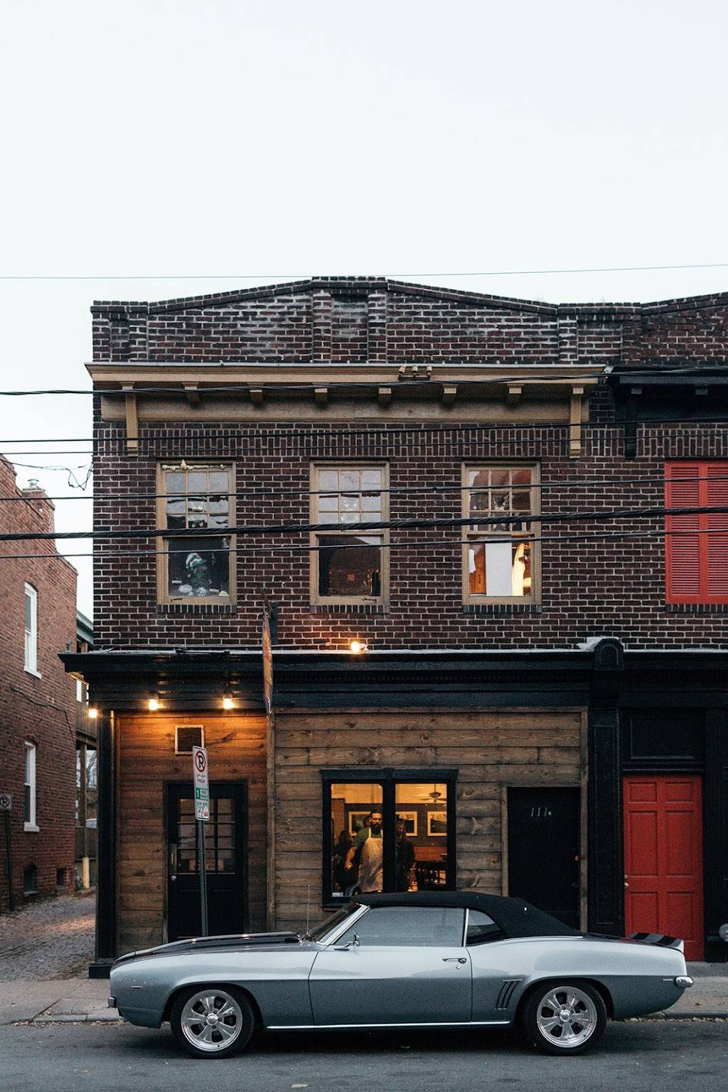 Commercial Taphouse and Grill | restaurant | 111 N Robinson St, Richmond, VA 23220, USA | 8043596658 OR +1 804-359-6658