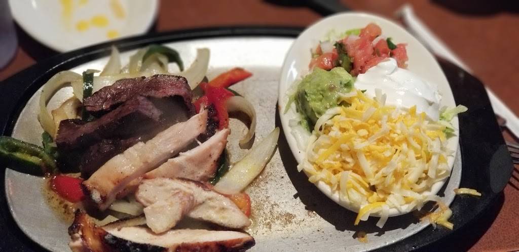 Uncle Julios Mexican From Scratch | restaurant | 4251 Fairfax Corner Ave, Fairfax, VA 22030, USA | 7032667760 OR +1 703-266-7760