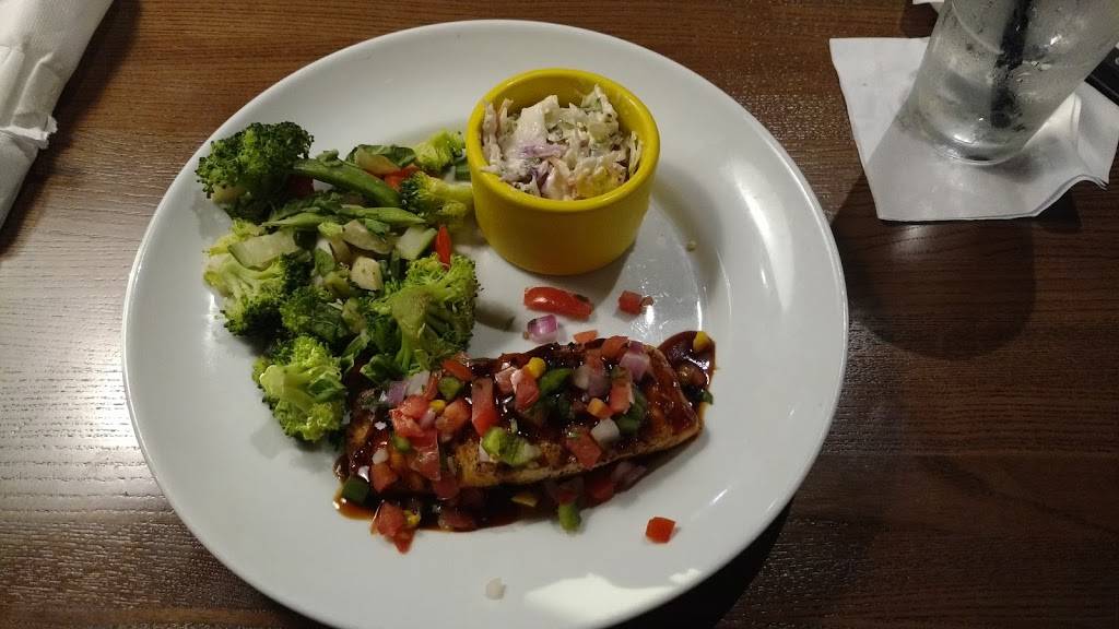 TGI Fridays | restaurant | 4730 Grape Rd, Mishawaka, IN 46545, USA | 5742718443 OR +1 574-271-8443