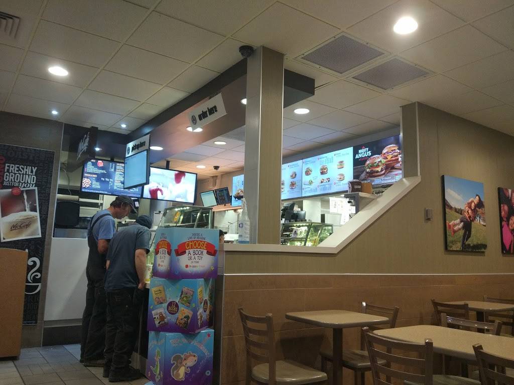 McDonalds | cafe | 35 Dufferin St, Perth, ON K7H 3A5, Canada | 6132675070 OR +1 613-267-5070