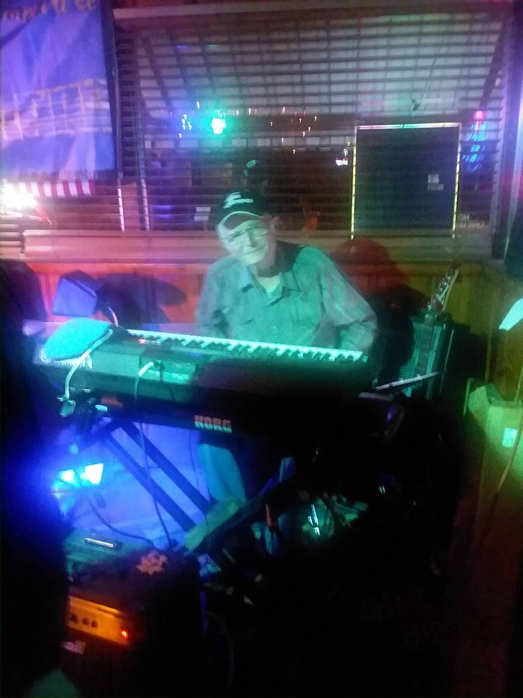 Porkys | restaurant | 1700 Kirby St, Springfield, TN 37172, USA | 6153841463 OR +1 615-384-1463