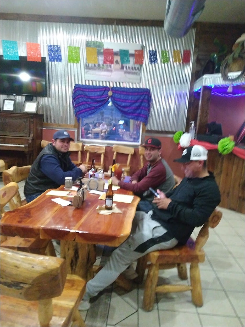 La Abuelita | restaurant | 304 E Cedar St, Rawlins, WY 82301, USA | 3073285210 OR +1 307-328-5210