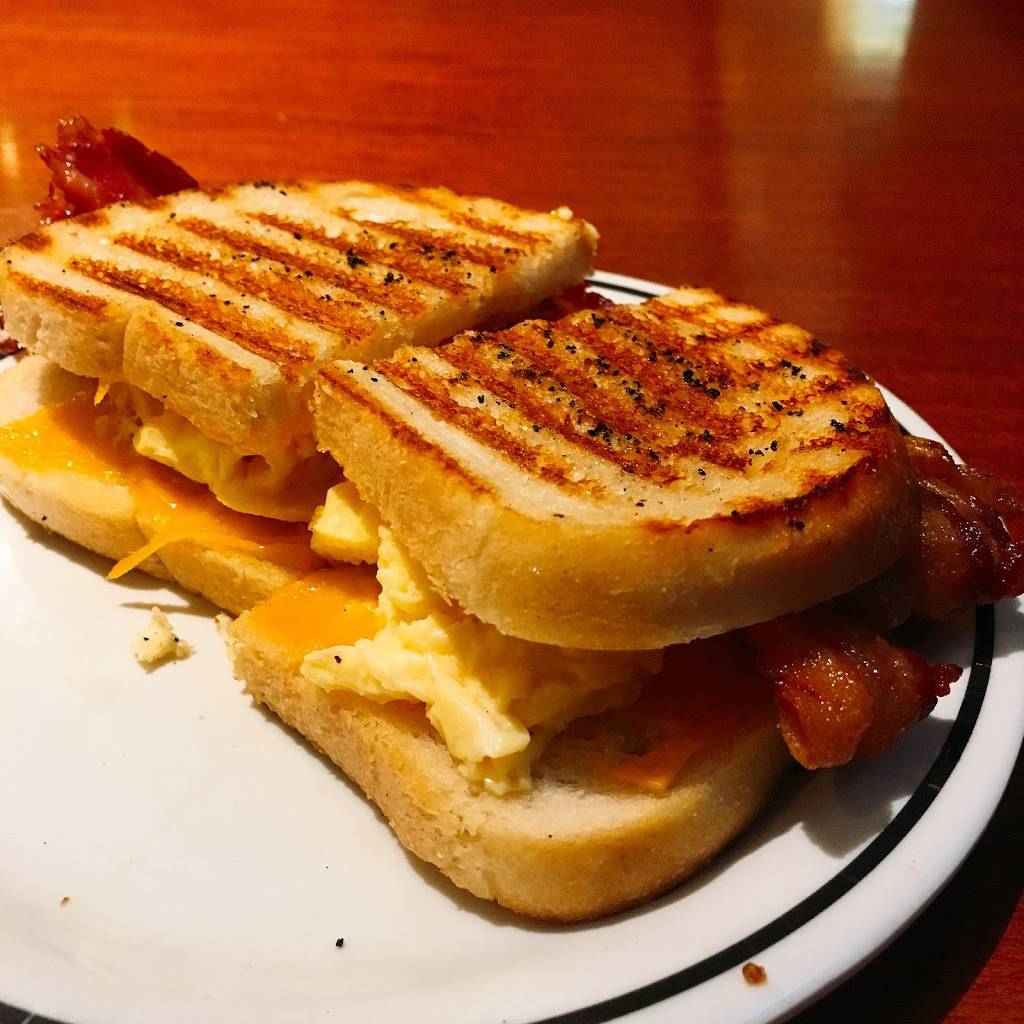 Corner Bakery Cafe | bakery | 140 S Dearborn St, Chicago, IL 60603, USA | 3129209100 OR +1 312-920-9100