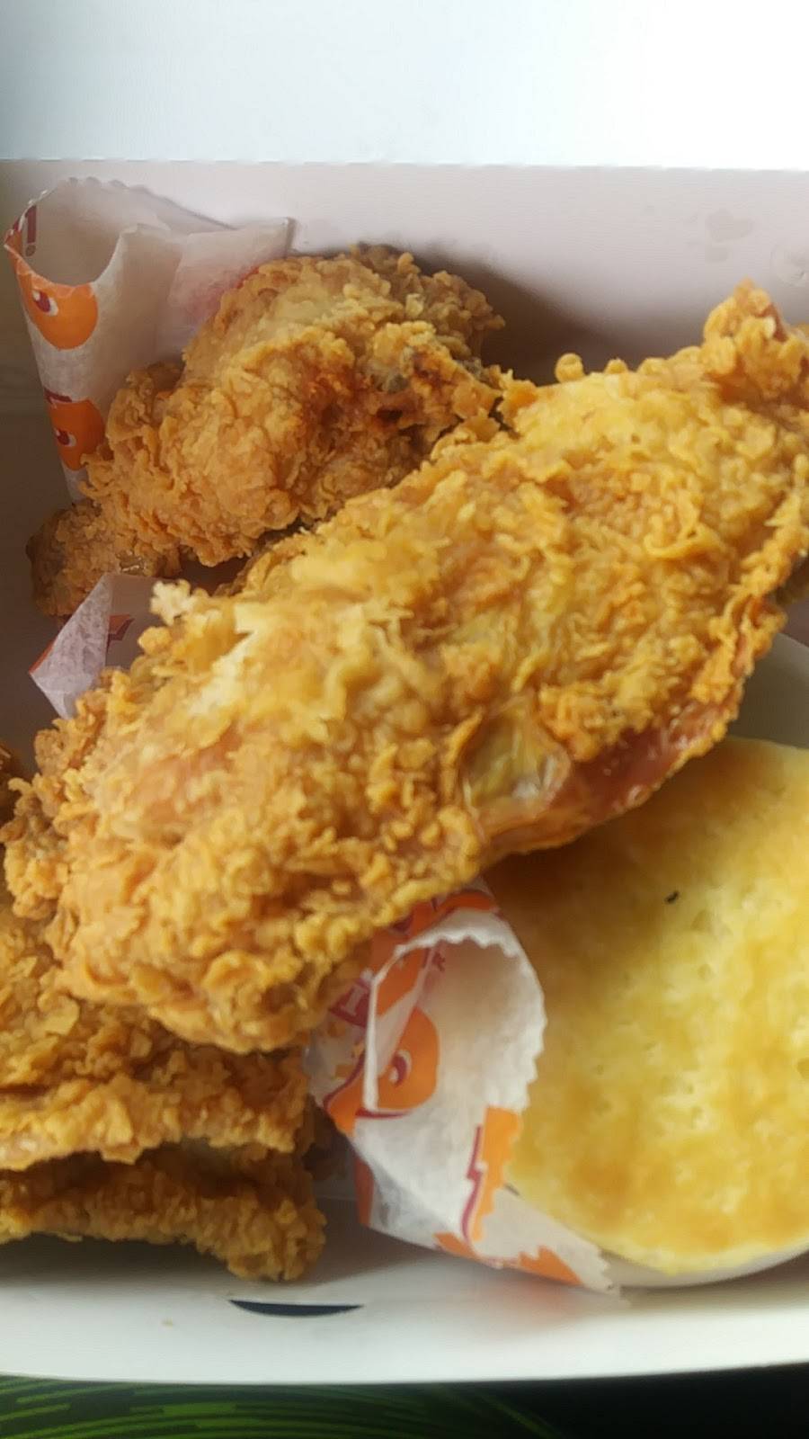 Popeyes Louisiana Kitchen | restaurant | 5581 Soutel Dr, Jacksonville, FL 32219, USA | 9047642228 OR +1 904-764-2228