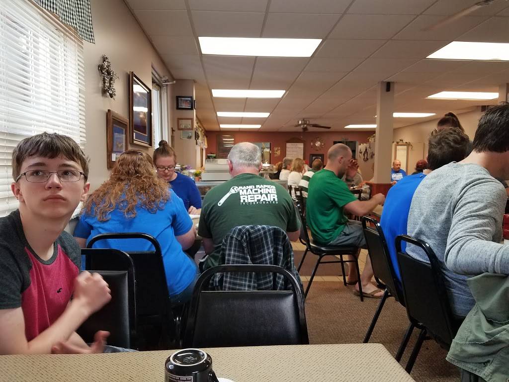 Sandys Country Kitchen | meal takeaway | 11114 Gun Lake Rd, Middleville, MI 49333, USA | 2697957083 OR +1 269-795-7083