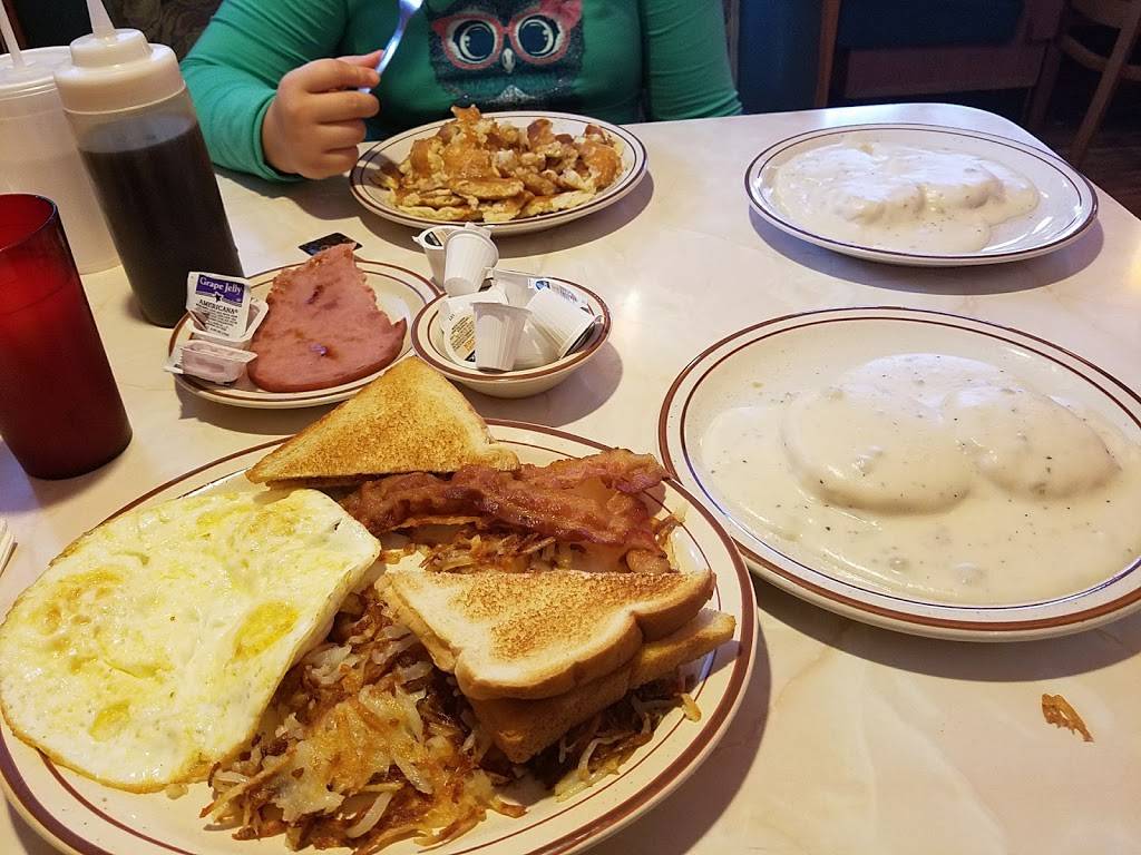 Fionas Family Restaurant | restaurant | 595 E Edwardsville Rd, Wood River, IL 62095, USA | 6182592410 OR +1 618-259-2410