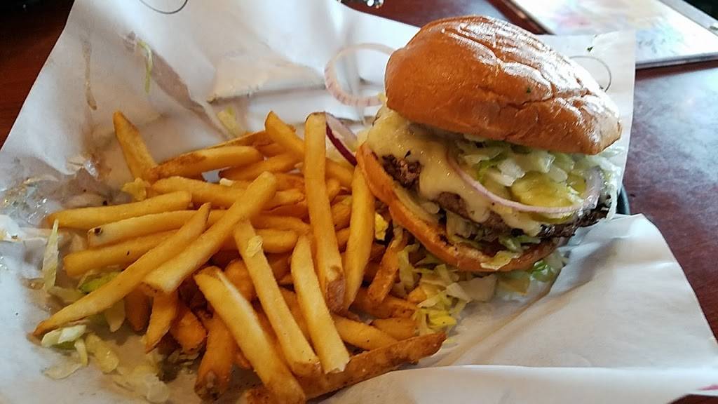 Ruby Tuesday | restaurant | 905 Hartford Turnpike, Waterford, CT 06385, USA | 8604379825 OR +1 860-437-9825