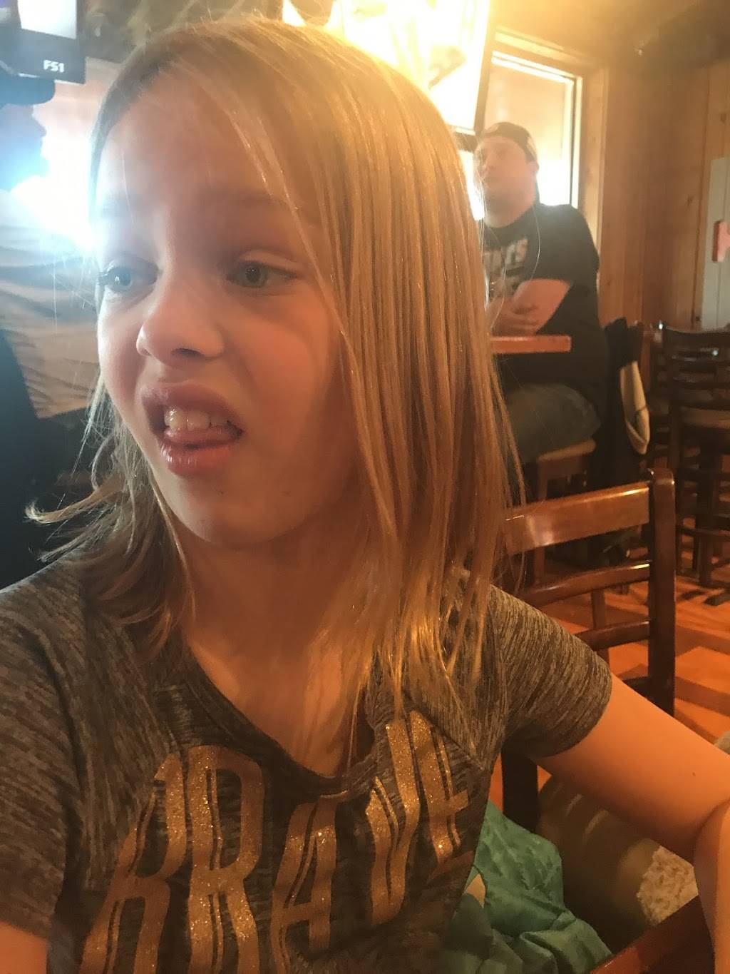 Hooters | meal takeaway | 19850 E Valley View Pkwy, Independence, MO 64055, USA | 8164788832 OR +1 816-478-8832