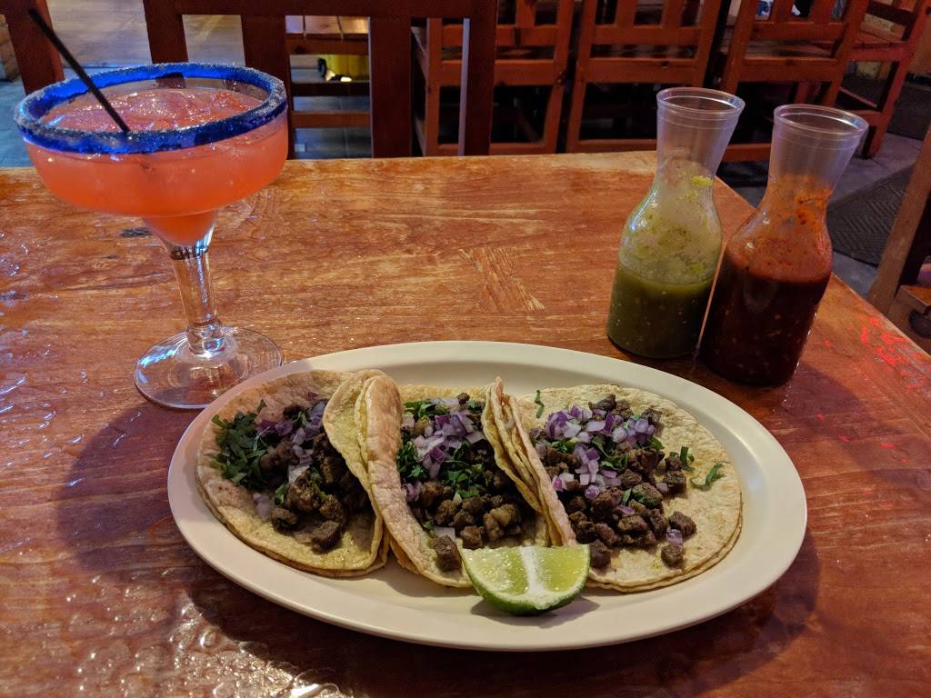 Tortas Guicho Dominguez | restaurant | 641 Virginia Ave, Indianapolis, IN 46203, USA | 3176580735 OR +1 317-658-0735