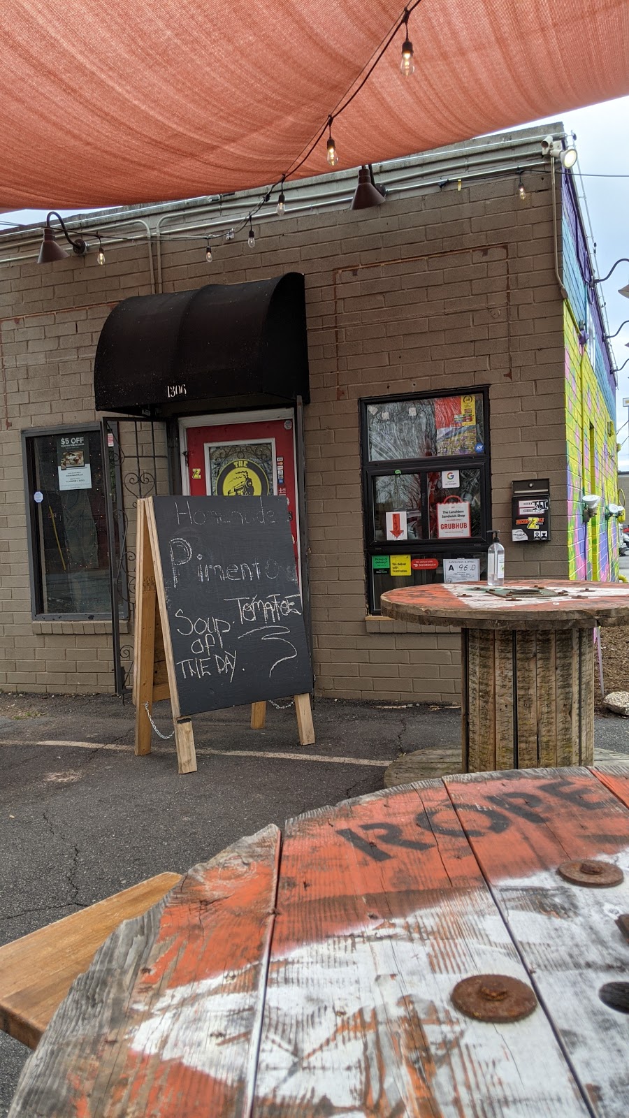 The Lunchbox Sandwich Shop | restaurant | 1306 Central Ave, Charlotte, NC 28205, USA | 9804987078 OR +1 980-498-7078