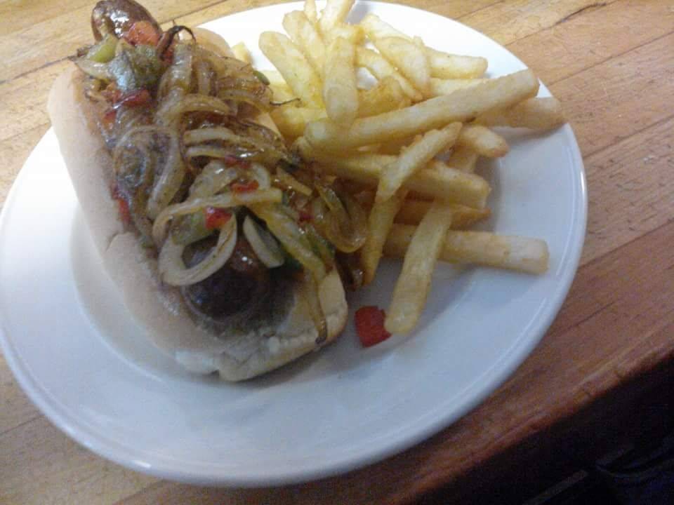 Campus Corner | restaurant | 92 Bridge St, Plattsburgh, NY 12901, USA | 5183243355 OR +1 518-324-3355